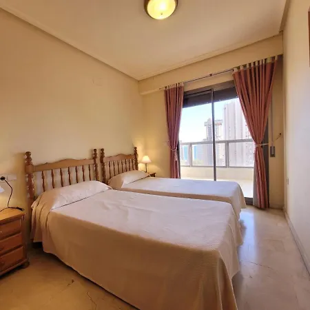 Gemelos 20-fincas بينايدورم